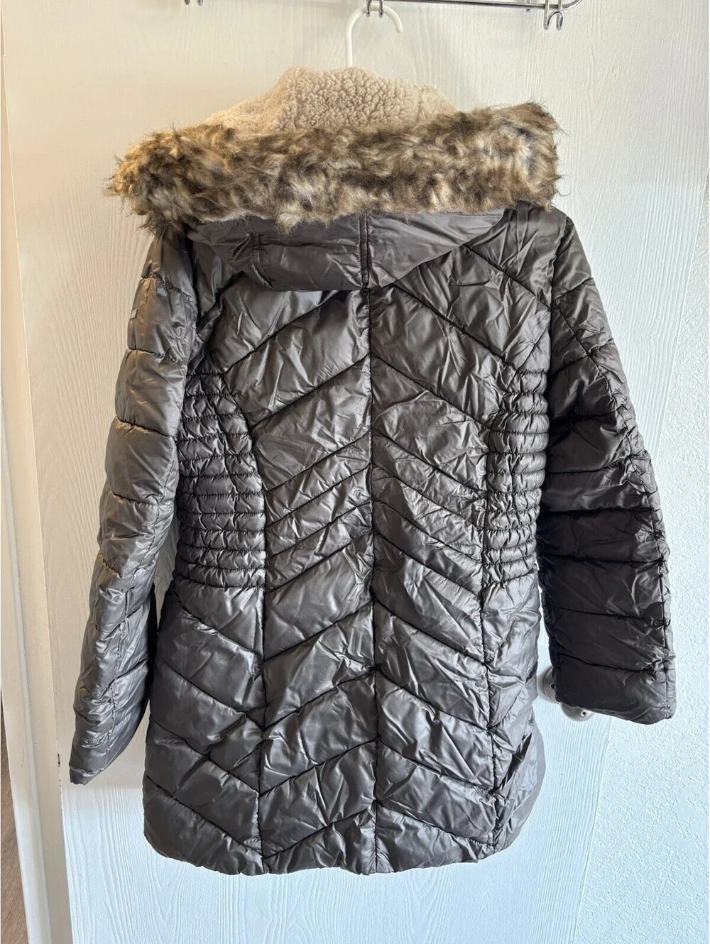 Laundry By Shelli Segal Gray Quilted Puffer Jacket Faux Fur Sherpa Hood M